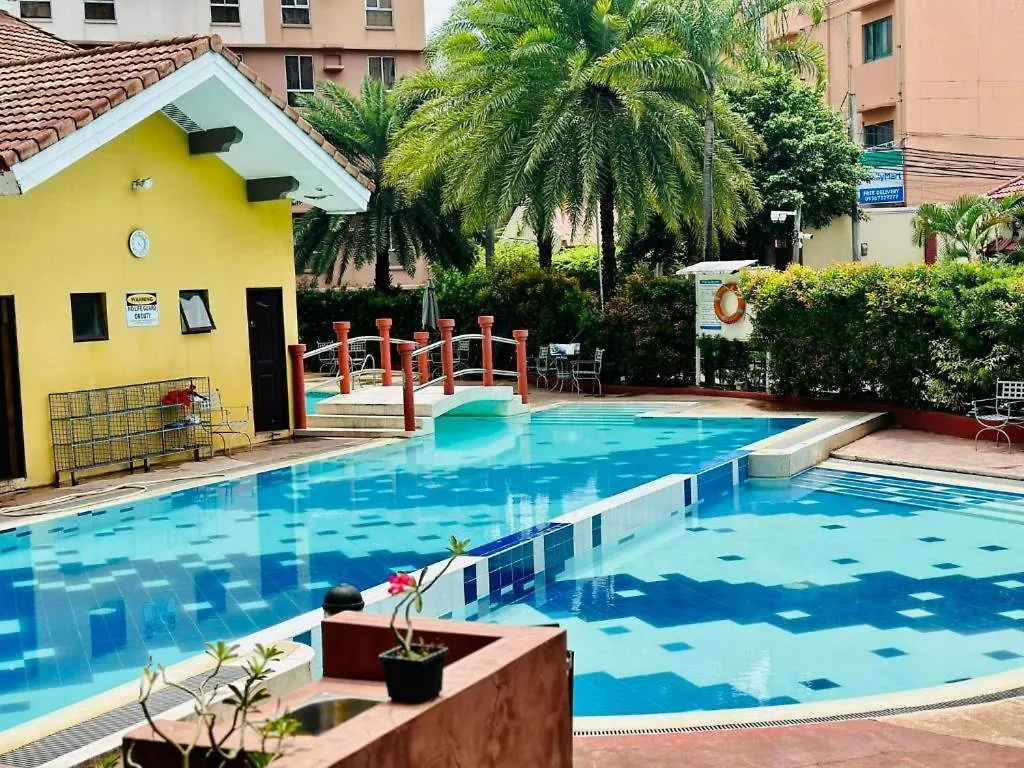 Aparthotel Cozy Studio Unit Near Manila Airport With Swimming Pool, Full Kitchen 7A Paranaque City